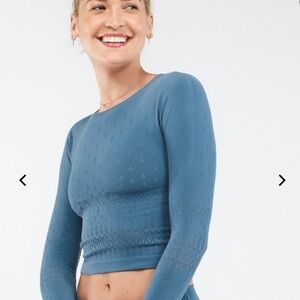 NWT fabletics blue iron AshtonScult long sleeve top women’s sz medium